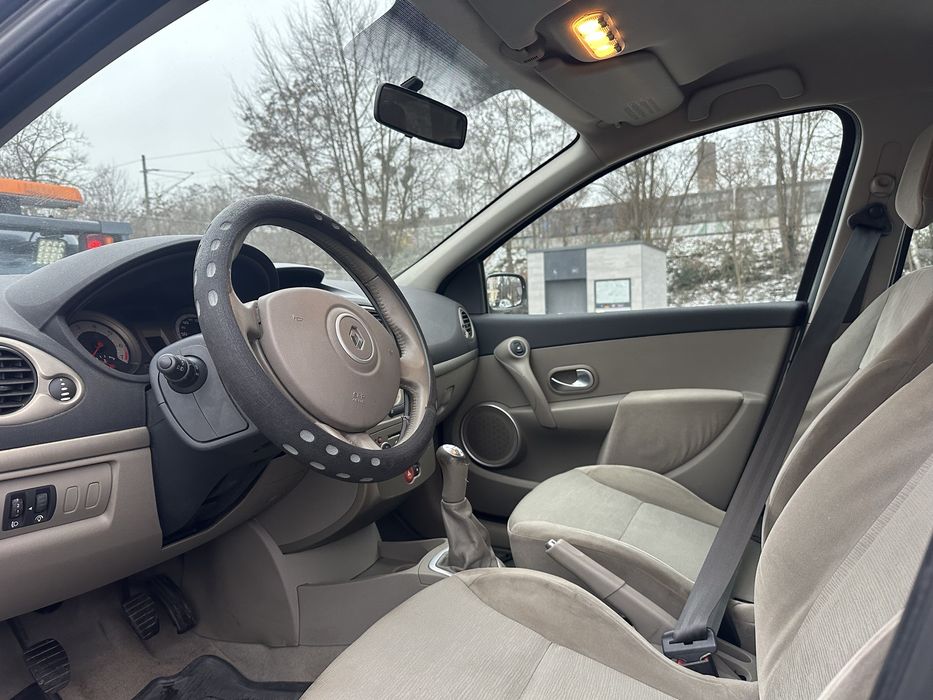 Renault clio III 1.6 16V benzyna