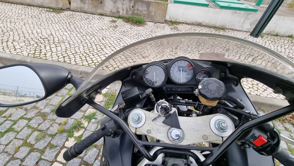 Yamaha thunderace 1000 (FZR)