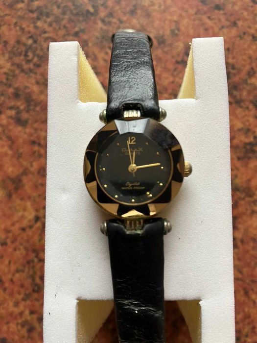 Годинник жіночий Omax