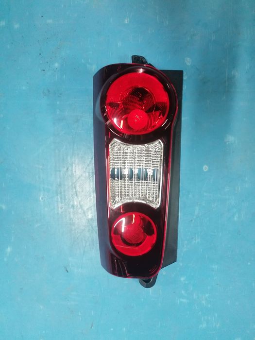 Farolin direito peugeot partner ou Citroën berlingo de 2008 a 2018