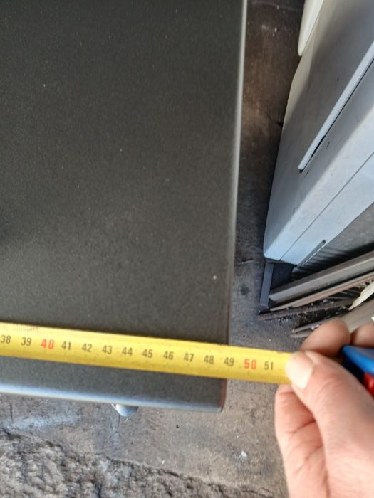 Vendo salamandra a lenha com tampo que abre para cozinhar.  Como nova.