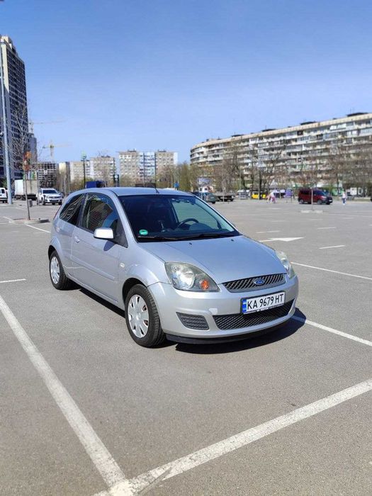Продам автомобіль Ford Fiesta