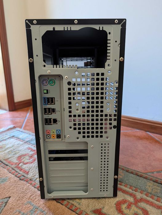 Conjunto PC antigo i7 + 12GB RAM + motherboard MSI X58