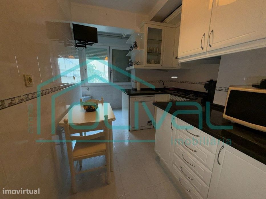 Apartamento T2 Centro de Alverca do Ribatejo — Alverca Do Ribatejo E Sobralinho, Lisboa