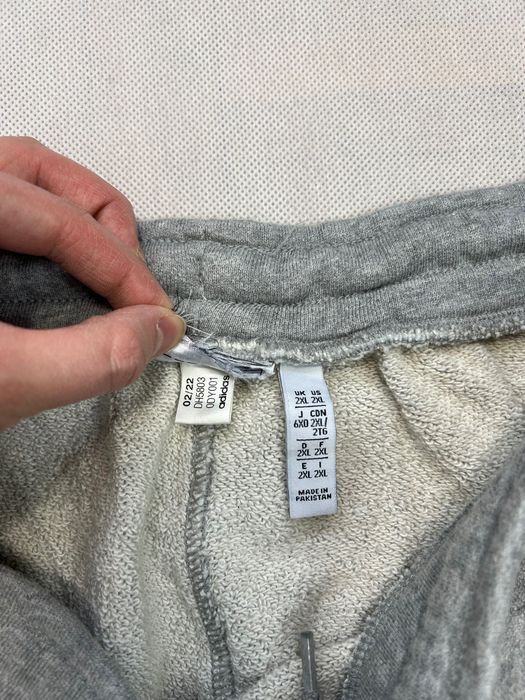 Baggy Spodenki Adidas Small Logo Paski