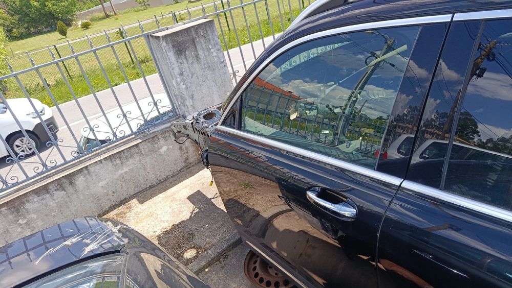 Porta frente esquerda MERCEDES-BENZ EQB (X243)