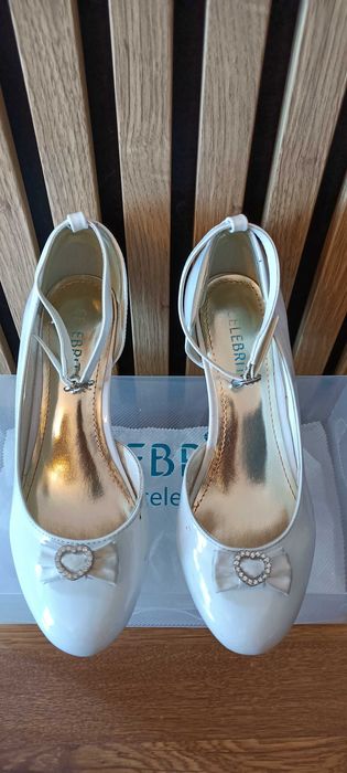 Buty /Czółenka komunijne CELEBRITA + wianek gratis