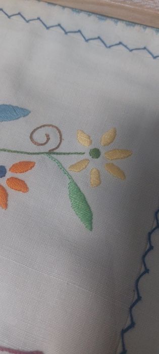 Lenço Bordado Artesanal Coração e Pássaros