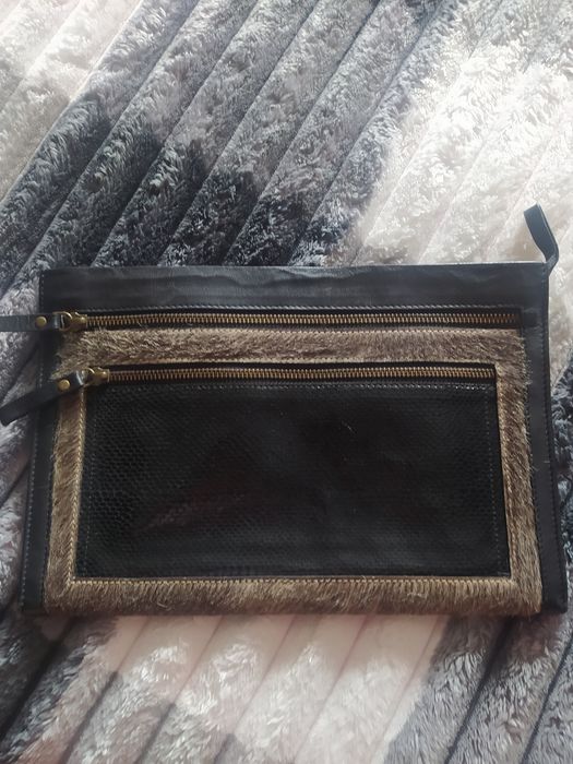 Продам клатч minelli