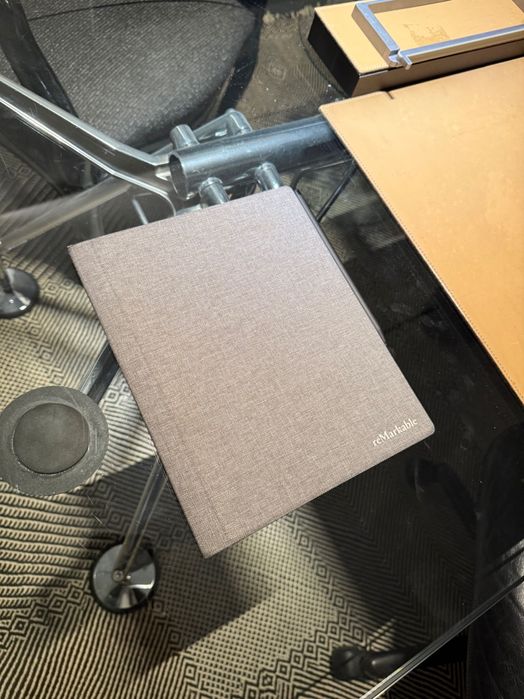 Remarkable 2 com capa e pen em embalagem original