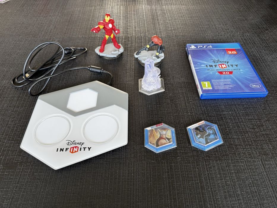Disney Infinity 2.0 Marvel Super Heroes PS4 — Starter Pack Completo