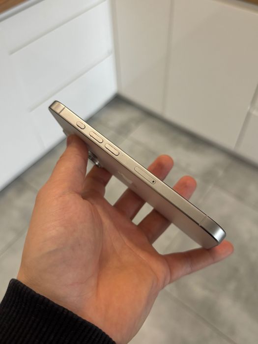iPhone 16 pro / 90% bateri