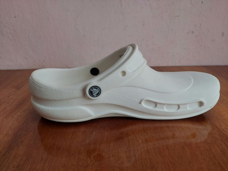 Тапочки шлепанцы Сабо Crocs Bistro оригінал 


Стан класний 

Розмір п