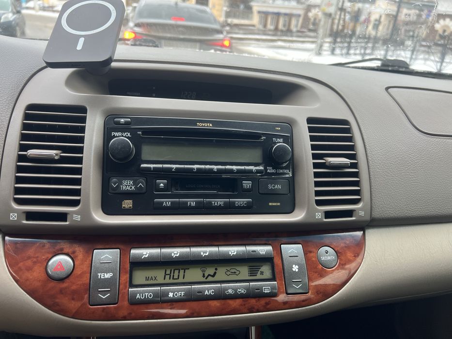 Продам Toyota Camry на газу 3.0 літра