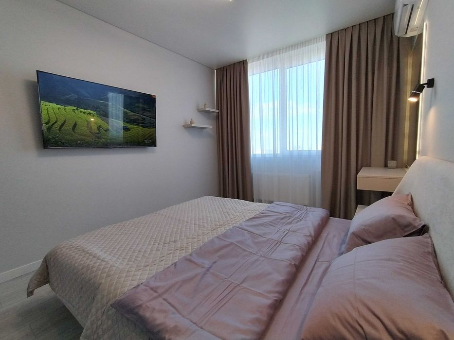 ЖК Варшавський 3, Квартира з новим, якісним ремонтом!