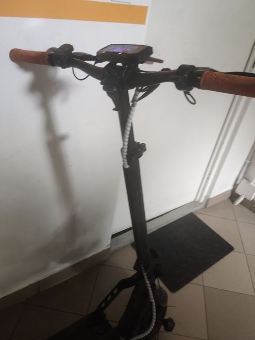Sprzedaję hulejnoge elekryczną