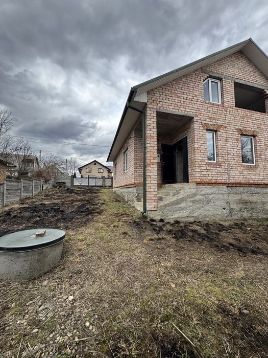 Продаж будинку в р-ні Роща ( верх)