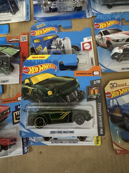 Miniaturas Hot Wheels Ford