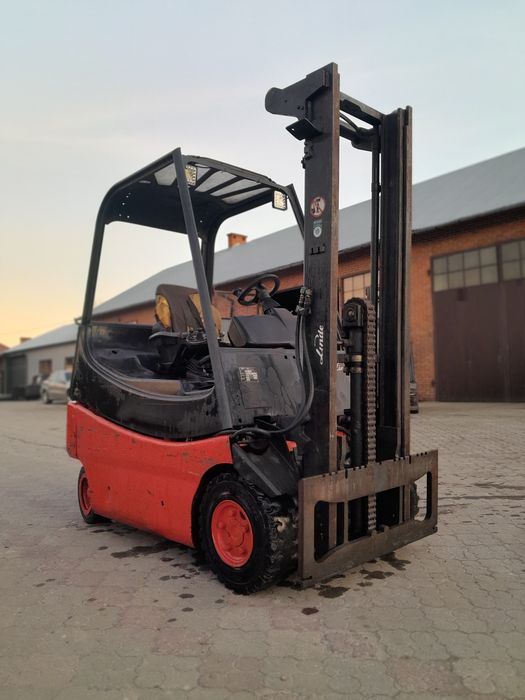 Wózek widłowy Linde E20