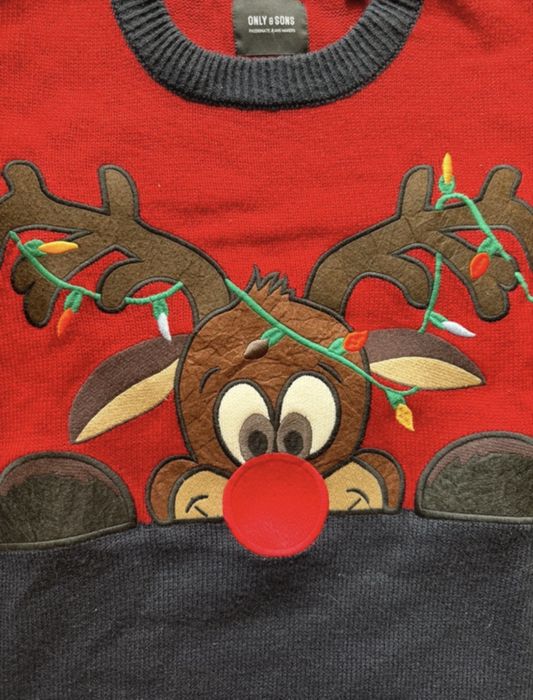 Sweter z reniferkiem