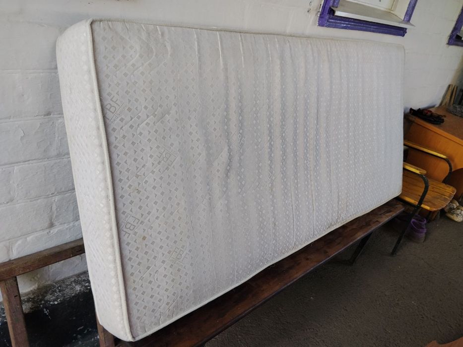 Продаеця матрас 190 на 90