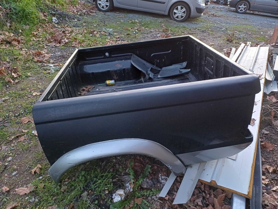 Caixa de carga Navara ano 2000