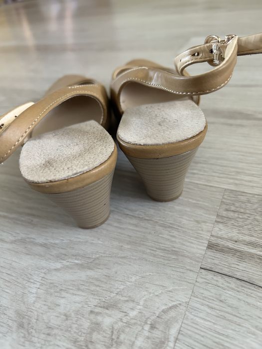 buty na obcasie