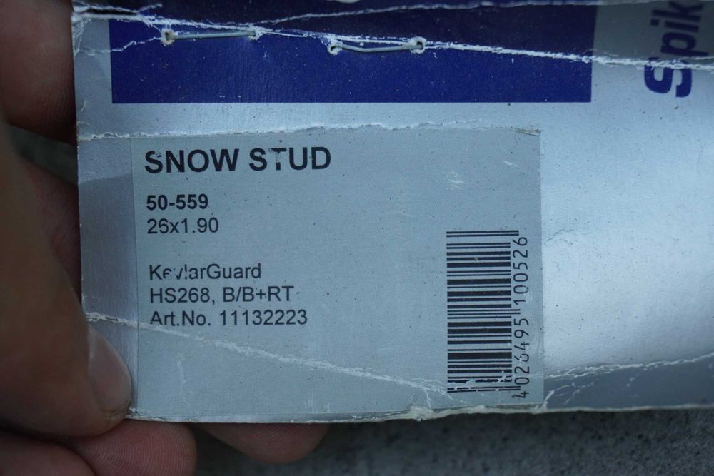 Komplet nowych opon zimowych z kolcami Schwalbe Snow Stud 26" x 1.90 / 1839 g/kpl.