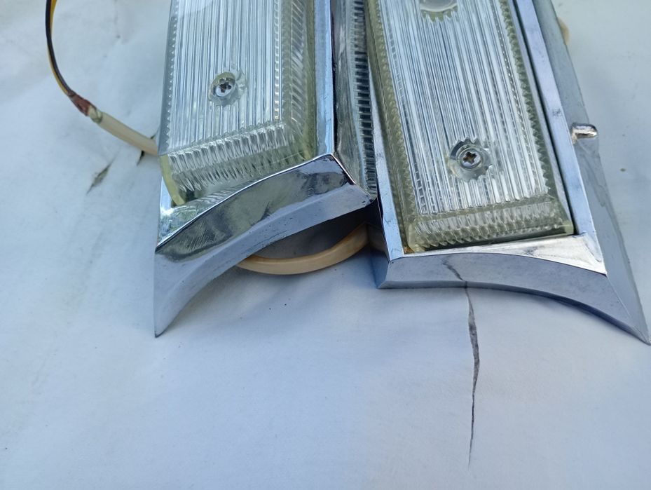Продам передние подфарники газ 21 Волга.
