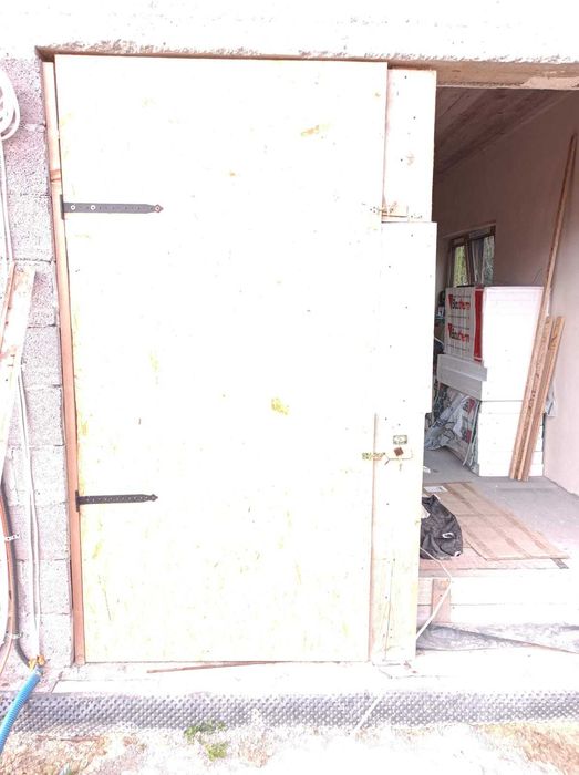 Tymczasowa brama garażowa na budowę 275x250, zawiasy, skoble, OSB