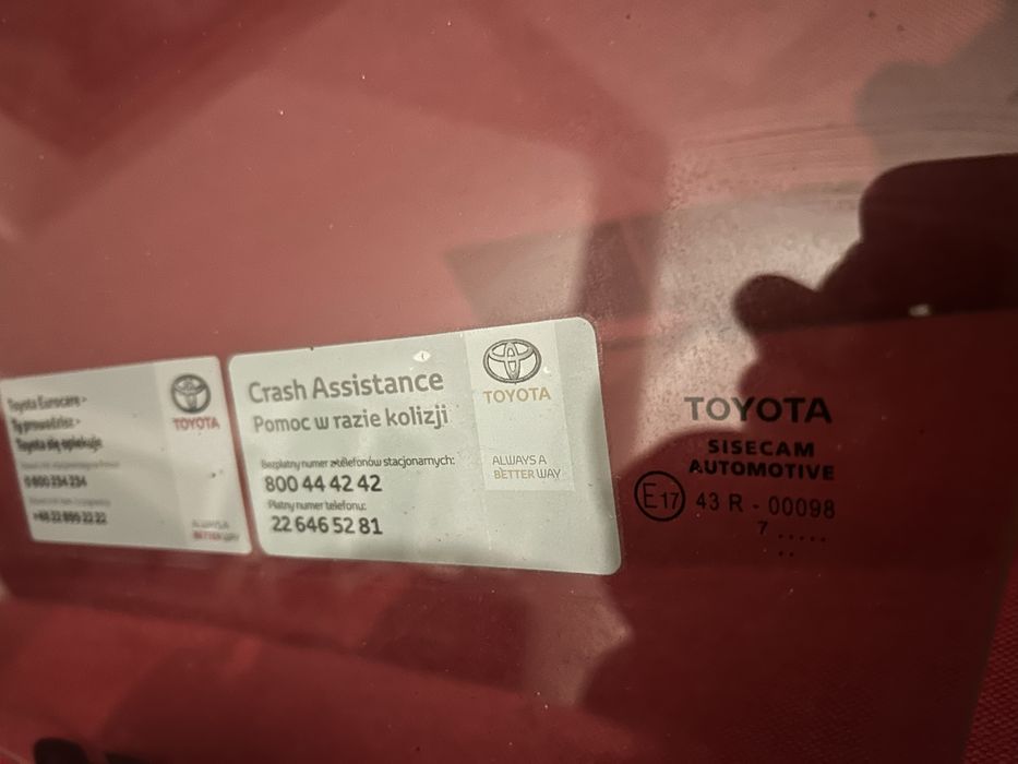 Szyba boczna przednia lewa Toyota Corolla e16 e18 orginał!