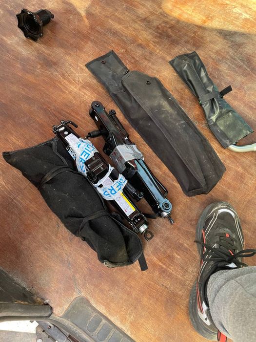 Домкрат новый набор оригинал VAG Volkswagen Touran,Tiguan,Caddy,Passat