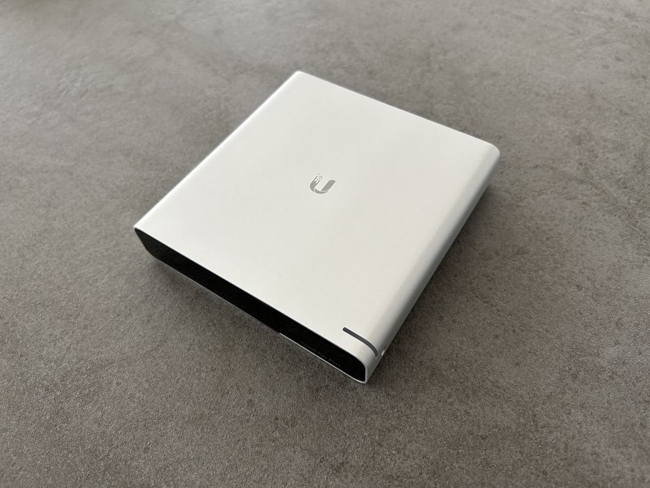 Ubiquiti CloudKey Gen2 Plus 1TB