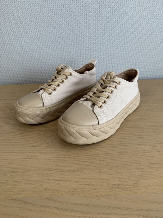 Жіночі кросівки р.37