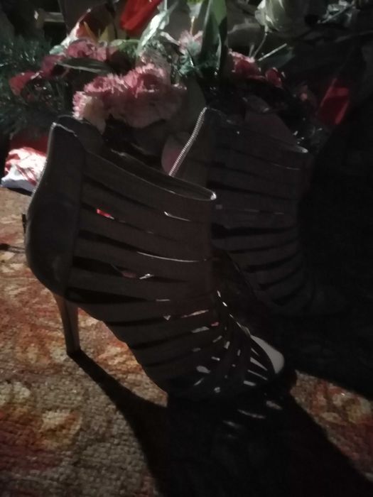 Szpilki, gladiatorki, sandały rozm. 36