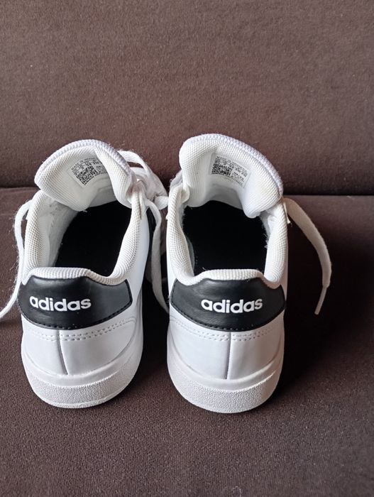 Кроссовки Adidas