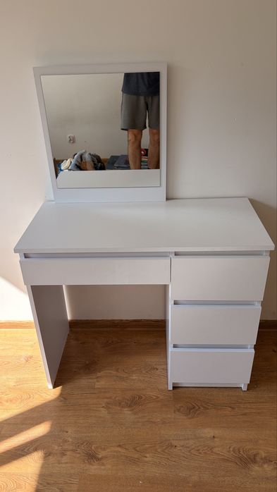 Pilnie ! Toaletka  w bdb stanie kolor bialy okazja