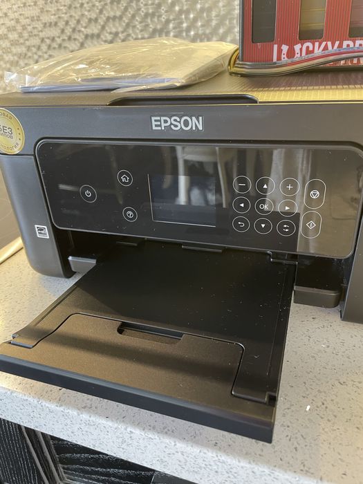Кольоровий принтер Epson XP 4100 з комплектом фарб у картриджі. МФУ