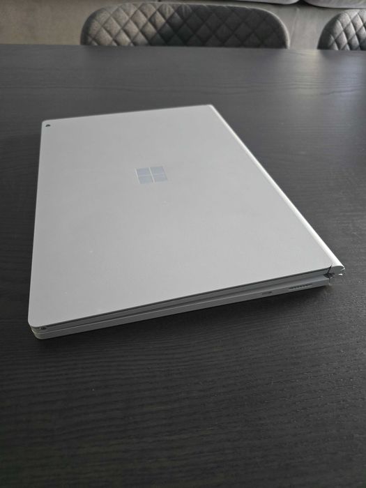 Microsoft SurfaceBook 2 - GTX1050 - i7 - 256GB - 8GB