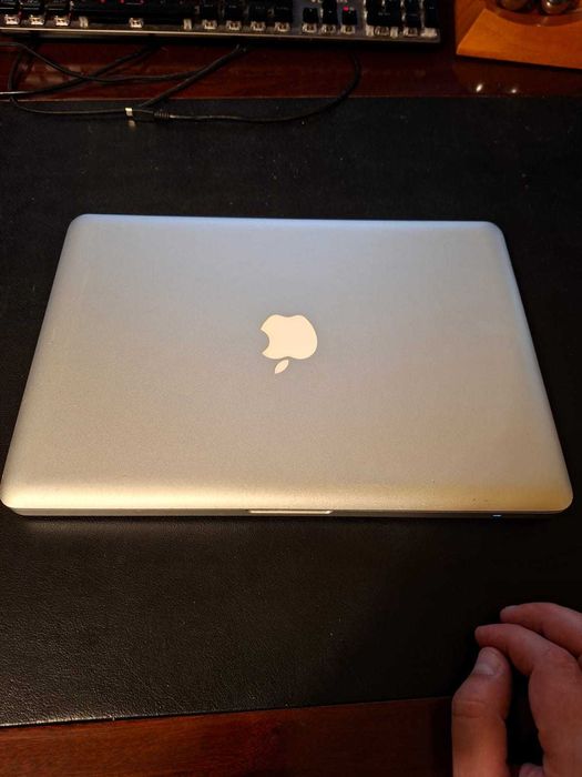 MacBook Pro Mid 2012, z macOS Sequoia 15.7.2, SSD 256GB, 8 GB RAM, FV