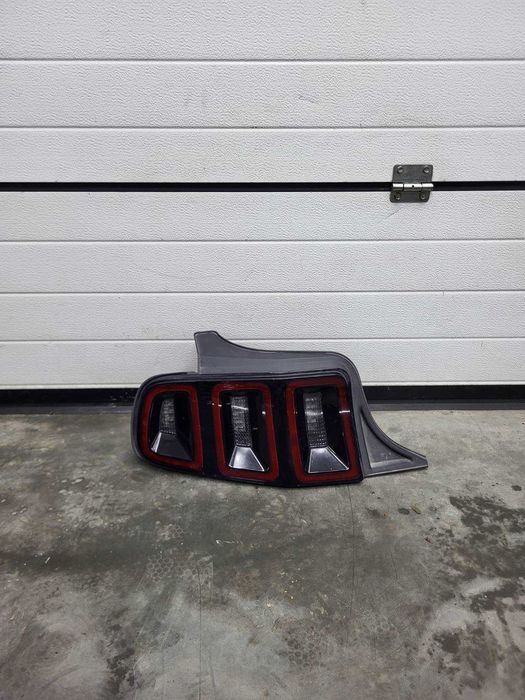 Lampa tylna lewa Ford Mustang V gen LIFT 2013, 2014, S197 nr. 155