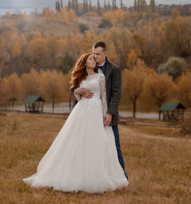 Весільне плаття.