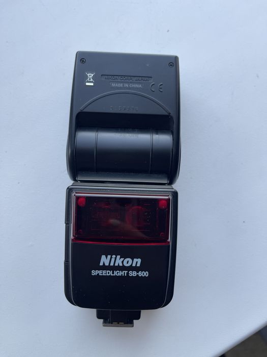 Спалах  Nikon SPEEDLIGHT SB-600 з чохлом