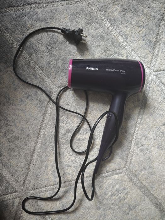 Фен Philips EssentialCare Compact