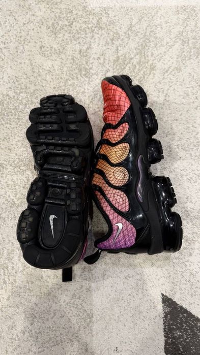 Продам Кросівки NIKE