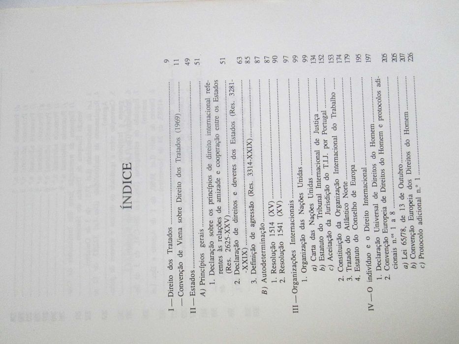Textos de Direito Internacional Público, de Pedro Romano Martinez