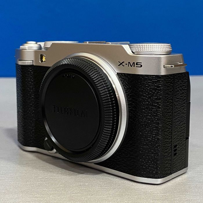 Fujifilm X-M5 (26.1MP) + XC 15-45mm f/3.5-5.6 OIS PZ | NOVA | 3 ANOS DE GARANTIA