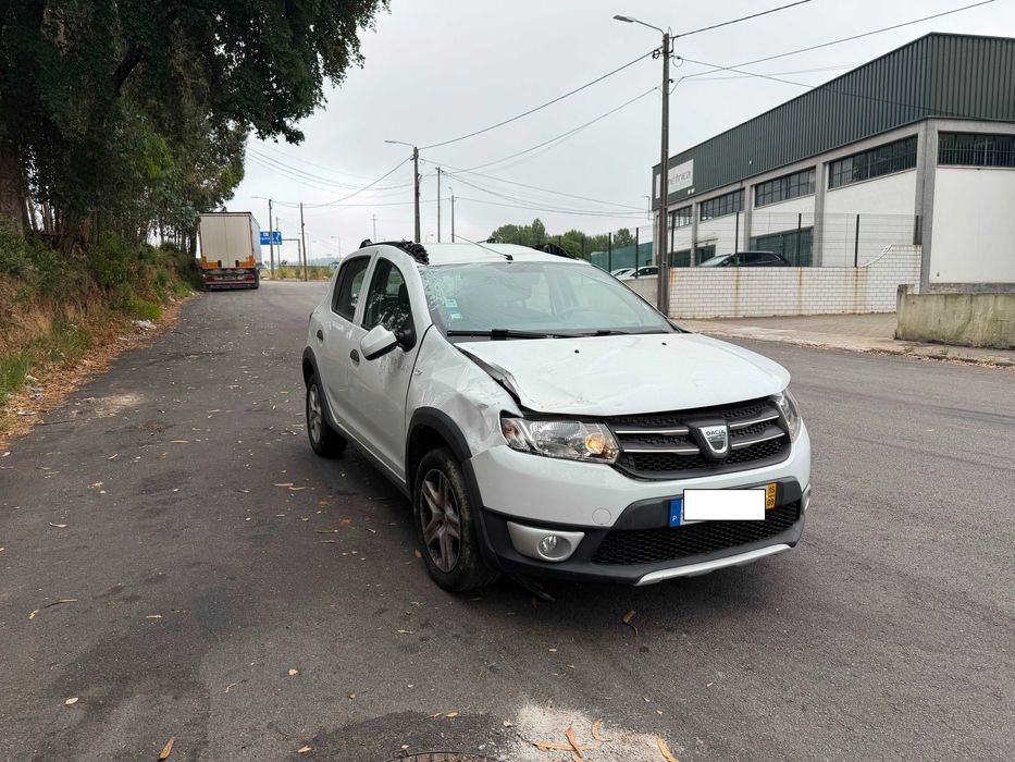 DACIA Sandero 0.9 TCE Salvado