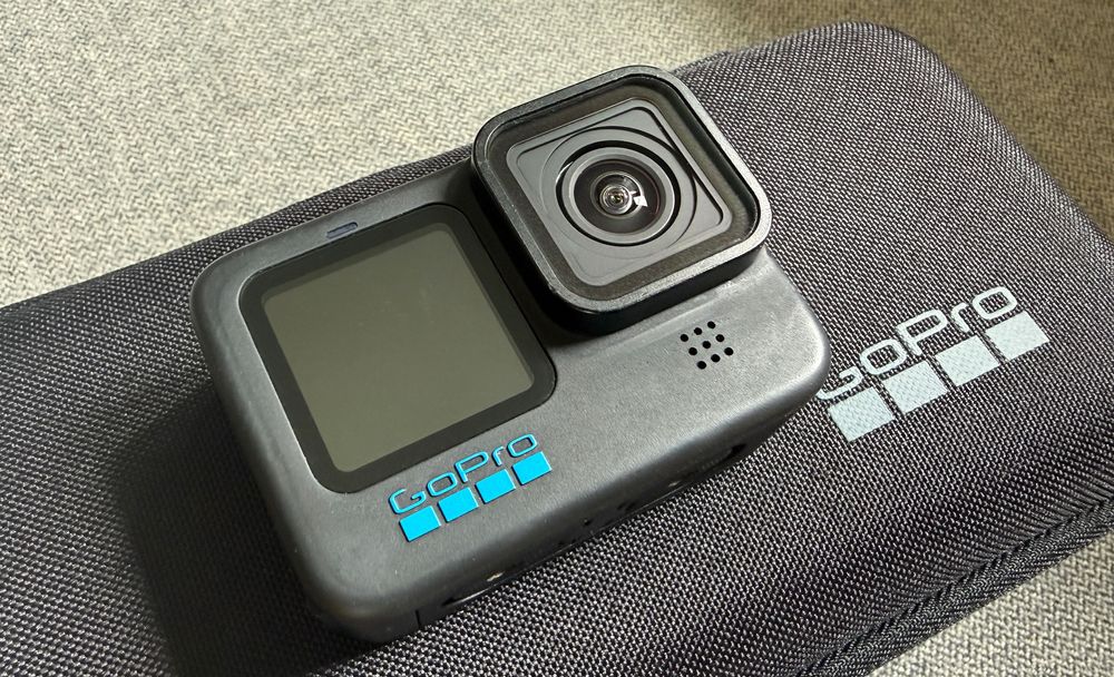 Gopro Hero 10 Black + dodatki - super stan