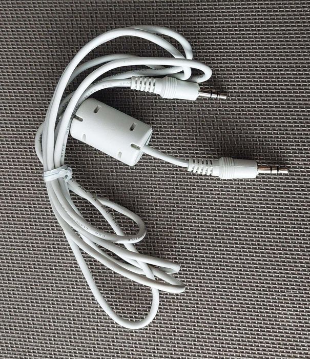 Cabo jack stereo 3,5mm macho / macho com filtro